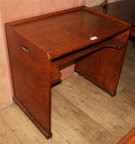 A 1930s oak desk, W.77cms